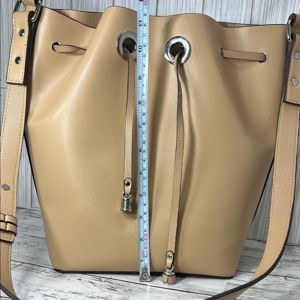 Zara Beige Bucket Shoulder Bag - Picture 14 of 15